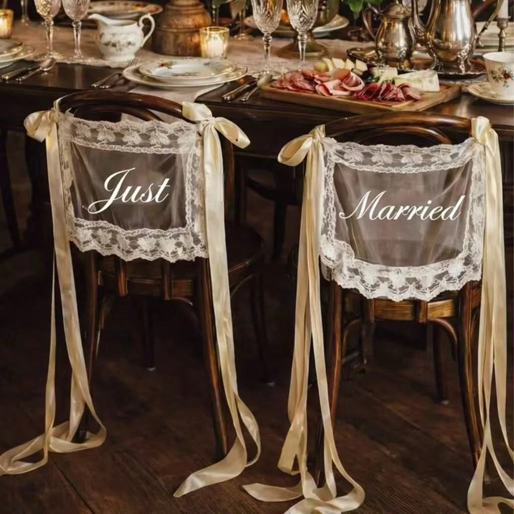 1 Set Bride & Groom/Newly Wedded Wedding Chair Signs - Elegant Lace Chair Back Decor With White Satin Ribbons, Romantic Outdoor Ceremony Reception Chair Sash, Rustic Garden Spring/Summer Wedding Decor, Newlywed Table, Wedding Party Decorations